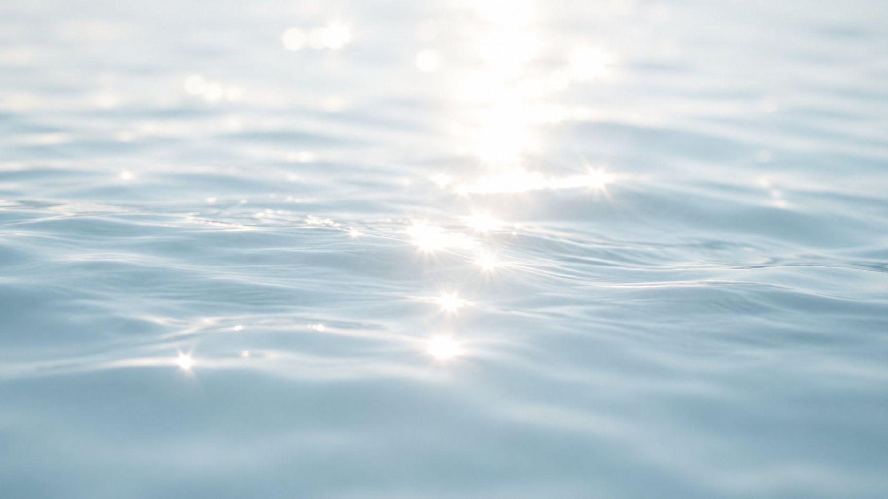 Sea light with sparkle